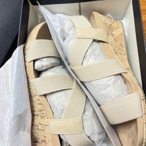 NWT Naturalizer wedge sandals Size 7.5 M